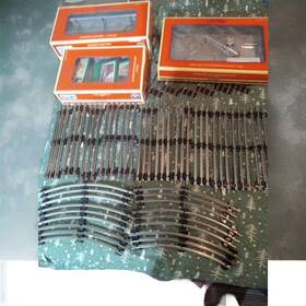 Lionel 023922260314 24 Piece Train Lot Trac O Scale New Extras Closing Gate Billboard Station