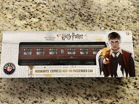 Lionel 023922847676 Harry Potter Dementors Coach Passenger Car - Red/gray