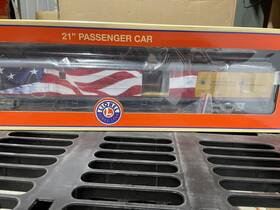 2022052 Lionel 21 Inch Union Pacific George Bush American Flag Funeral Baggage Car Rare