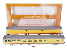 2327280 Lionel O Union Pacific Excursion 21 Inch Passenger Car Set Of 2 Ln/box