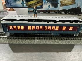 6-84328-c Lionel Polar Express Coach Train Car O Gauge Snow And Movie Character On Roof