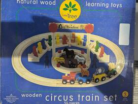 204-06-0416 Little Tree Wooden Circus Train Set With Animals And Figures