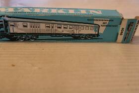 4046 M Rklin Ho Scale #4046 Passenger Suburban Coach With Drivers Cab