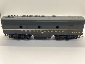 412-550 Mantua F-7b Diesel Reading Green Passenger Car Ho Scale