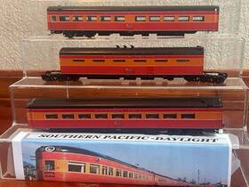80-60030-5 Marklin Southern Pacific Daylight 3 Car Articulated Set /3-rail Mth Ho Scale New 80-60030-5 Marklin Southern Pacific Daylight 3 Car Articulated Set /3-rail Mth Ho Scale New