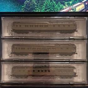 Pns0071 Micro-trains 3pk Heavyweight Passenger Car Southern Pacific N Gauge Olive Green