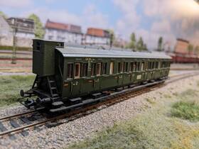 4-axle Piko 53015 Ho-scale Passenger Car E. Iiia Green
