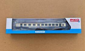 96770 Piko Ho Scale Dc - Bls Ew I Ab 1/2 Class Coach With Ac Units. Era V
