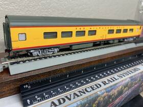 103038 Rapido Trains Milwaukee Road Inch Up City Yellow Cafe Bar Lounge With Interior Leds Ho Scale New