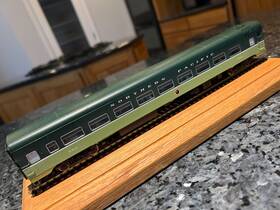100037 Rapido Trains 679164000371 Ho Northern Pacific Lightweight Coach Loewy Scheme #582 Stock
