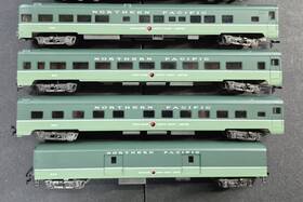 6070-0 Rivarossi 4 Ho Northern Pacific Vista Dome North Coast Limited 200 364 390 581