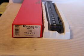 R6611 Rivarossi Ho Scale Passenger Tail Car Interior Unpainted Undecorated #r6611