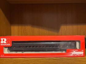 R6705 Rivarossi Ho Scale Union Pacific Two Tone Gray Coach #5460 New In Box R6705 Rivarossi Ho Scale Union Pacific Two Tone Gray Coach #5460 New In Box