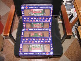 93050-1 Rmt Christmas Peep 4 Car Passenger Set Lighted Interiors Figures 93050 Nib 93050-1 Rmt Christmas Peep 4 Car Passenger Set Lighted Interiors Figures 93050 Nib