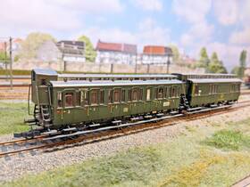 Roco 44503 And 2 Ho-scale Db Passenger Cars Ep.iii Green
