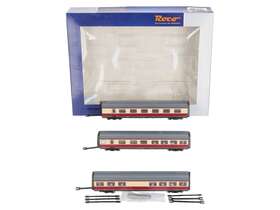 64119 Roco Ho Scale German Railroad Red And Cream Passenger Cars Set Of 3 Ln/box