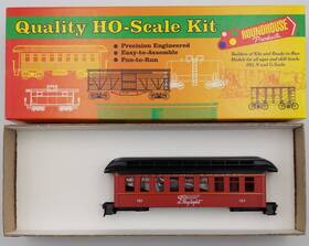 77229 Roundhouse Ho S. P. Daylight 34ft Overton Coach Kit