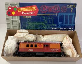 7733 Roundhouse Ho Scale #7733 Overton Bus Sp Daylight