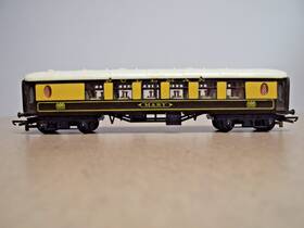 R228 Tri-ang Hornby Triang Pullman Car Inch Mary Oo Scale