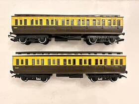 5017 Tri-ang R332 Triang Ho Scale Set Of Two Passenger Cars #5017