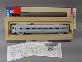 932-6305 Walthers 616374016624 Ho Scale # Santa Fe 85ft Budd 46-seat Coach
