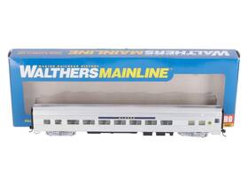 910-30010 Walthers Ho Scale Alaska Railroad - 85ft Budd Large-window Coach Car 910-30010 Walthers Ho Scale Alaska Railroad - 85ft Budd Large-window Coach Car