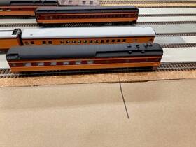 920-17705 Walthers Proto Ho 17705 Milwaukee Road Milw 82ft Heavyweight 36 Seat Diner Car
