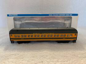 Walthers 931-768 Trainline #931-768 Ho Scale Great Northern 60ft Heavyweight Coach #668