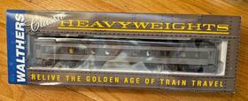 932-10005 Walthers Ho Lighted Union Pacific Pullman Heavyweight 12-1 Car With Passengers