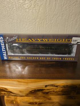 932-10103 Walthers Window Coach Cbq