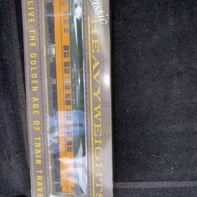 932-10206 Walthers Ho Pullman Heavyweight 14 Section Chicago And Northwestern Cnw