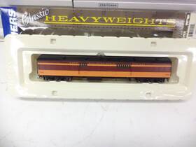 932-10512 Walthers Ho Acf 70ft Baggage Car Milwaukee Road