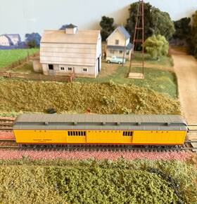 932-10526 Walthers Ho Acf 70ft Heavyweight Baggage Car Milwaukee Road 932-10526. Custom Iob