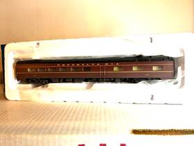 932-15355 Walthers #932-15355 Pennsylvania Pullman Standard 48-seat Diner H.o. 1 87