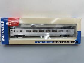 932-16302 Walthers Ho 85 Budd 46 Seat Train Passenger Car Seaboard Coast Line