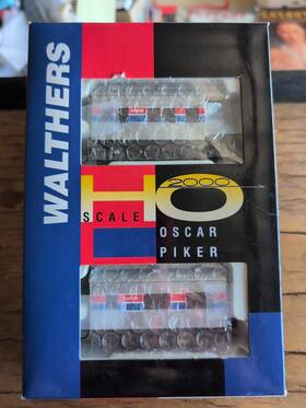 932-34 Walthers Ho Scale Amtrak Oscar And Piker Set