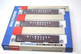932-34055 Walthers Milwaukee Road 61ft Wood Chip Car 3-pack