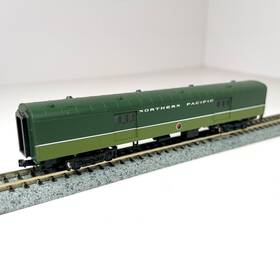 932-55096 Walthers N Scale 72 Ft Baggage Car Northern Pacific