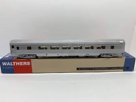 932-6312 Walthers Ho 85ft Budd 46-seat Passenger Coach Car #932-6312 Rock Island