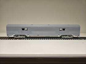 932-6400 Walthers Ho 73ft Budd Baggage Car Undecorated