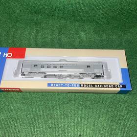 932-6447 Walthers Ho Scale 63ft Budd Rpo Car Burlington Route Passenger Ln