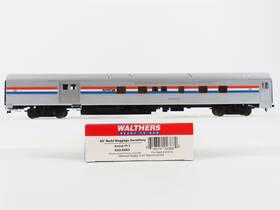 932-6463 Walthers Ho Amtk Amtrak Ph 3 85ft Budd Baggage Dormitory Passenger Car