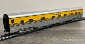 932-6728 Walthers Ho Rtr Pullman Sleeper Denver And Rio Grande 4-stripe Lnib