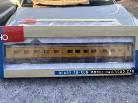 932-6851 Walthers Ho Scale Union Pacific Pullman Standard 10-6 Sleeper