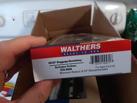 932-9068 Walthers Bn Burlington Northern Ac&f Baggage-dormitory