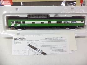 932-9092 Walthers Ho Budd Vista Dome Burlington Northern