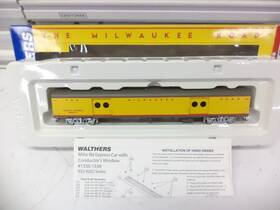 932-9221 Walthers Ho Express Car Milwaukee Road Hiawatha Lot A