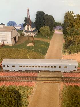 932-9283 Walthers Ho Milwaukee Road 52-seat Coach. Undecorated. 932-9283. Iob