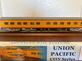 932-9610 Walthers Union Pacific Inch City 10-6 Series Sleeper - Ho Scale New Oop