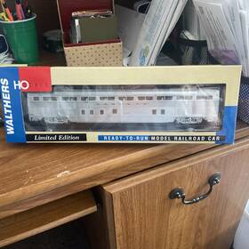 932-9761 Walthers 9761 Ho Santa Fe El Capitan Budd 85ft Hi-level Step Downcoach With Tail